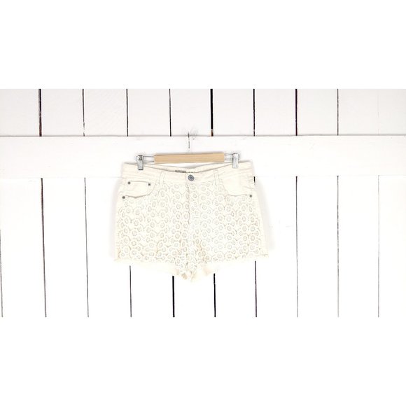 Cream crochet lace denim jeans shorts - Picture 1 of 5